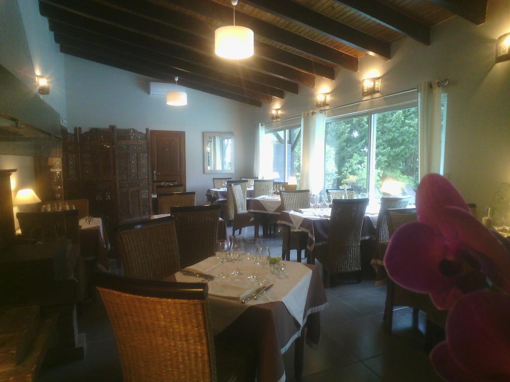 Logis Hotel - Restaurant Residence Les Cedres Villeneuve-les-Avignon Exterior photo