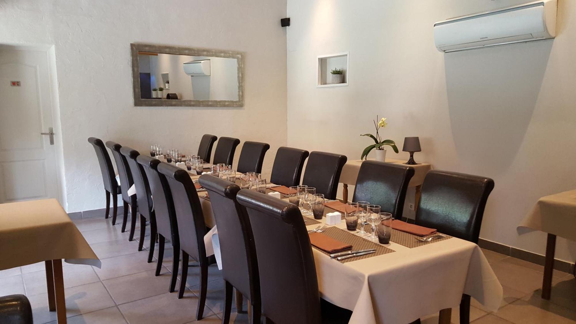 Logis Hotel - Restaurant Residence Les Cedres Villeneuve-les-Avignon Exterior photo