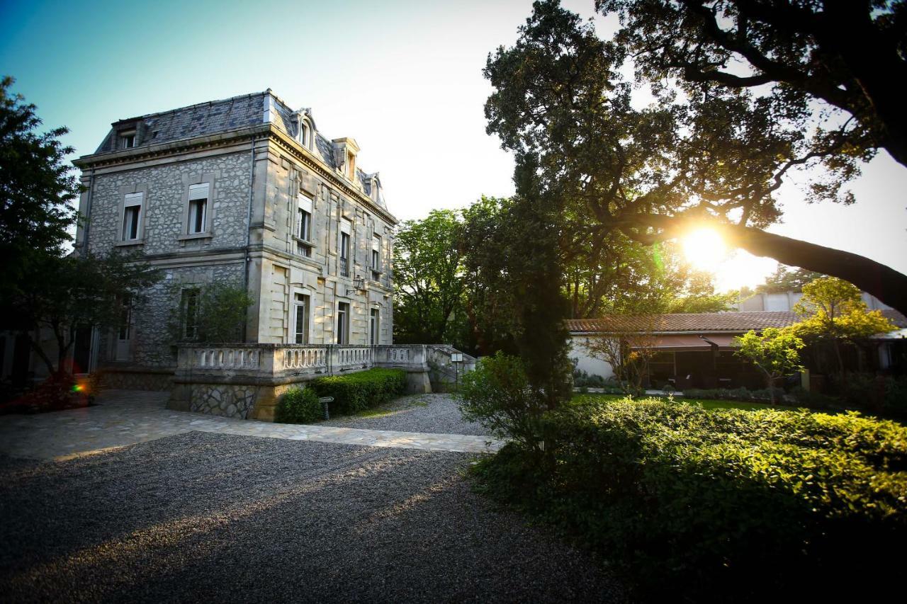 Logis Hotel - Restaurant Residence Les Cedres Villeneuve-les-Avignon Exterior photo