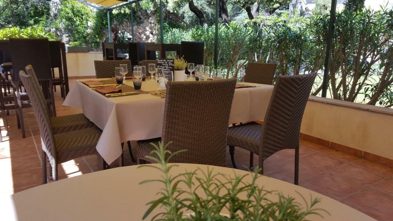 Logis Hotel - Restaurant Residence Les Cedres Villeneuve-les-Avignon Exterior photo